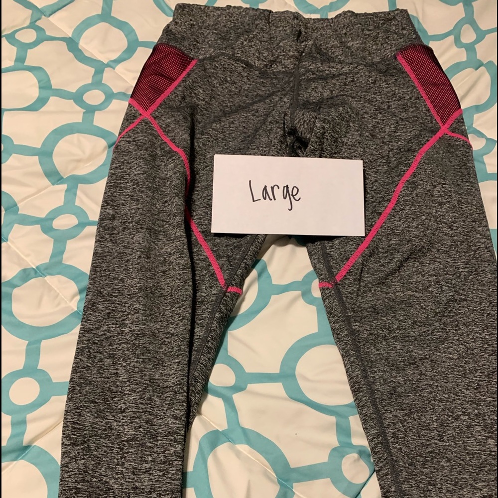 These great workout pants that don’t slide down